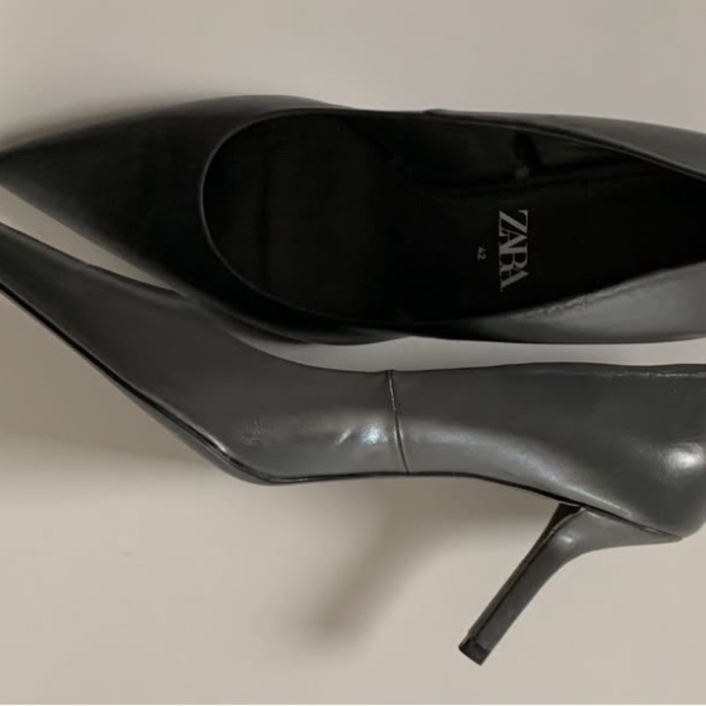 #52 Zara Women's Elegant Black Heels / never worn